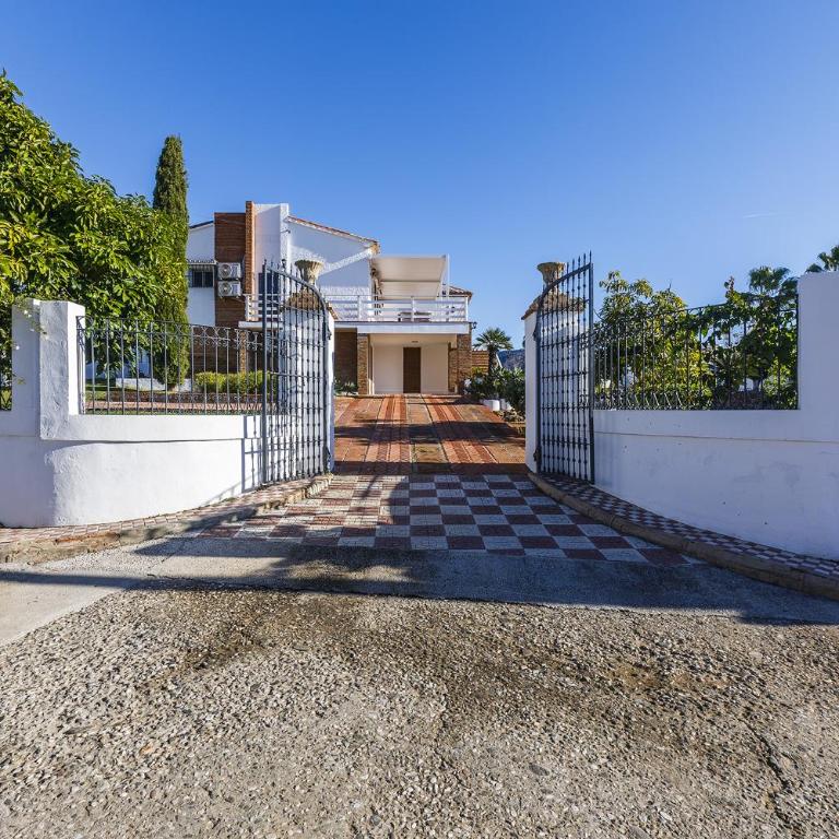 Villa Los Tamarindos - Stunning Villa with Private Pool & Outside Space- LUAL - Villa con piscina privada - 43