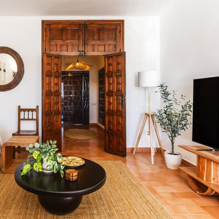 Villa Los Tamarindos - Stunning Villa with Private Pool & Outside Space- LUAL - Villa con piscina privada - 81