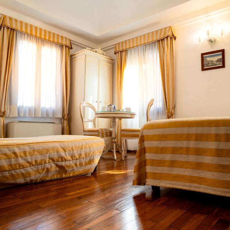 Casa Sul Molo - Camera Superior Matrimoniale/Doppia con Letti Singoli con Vista Città - 11