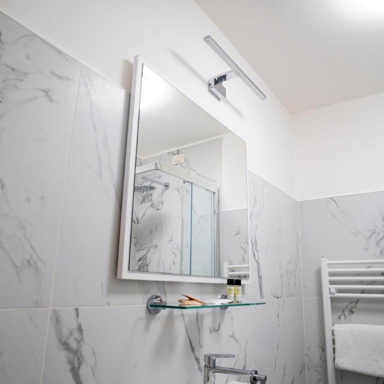 Casa Sul Molo - Camera Superior Matrimoniale/Doppia con Letti Singoli con Vista Città - 8