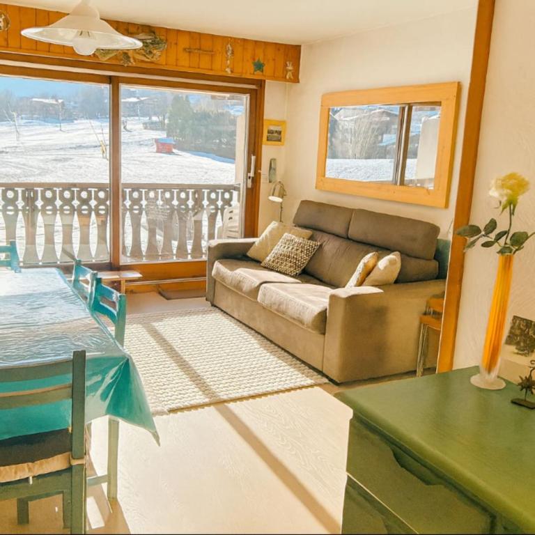 Small Family Apartment Mont Blanc View - Apartment - 1