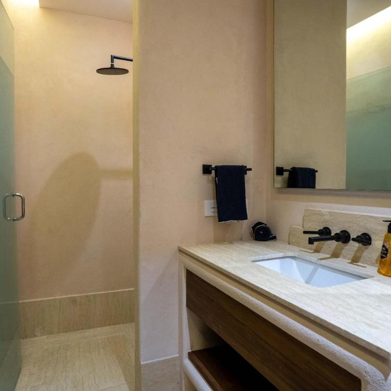 Beachfront Family Retreat - Peace & Comfort - Apartment - 28