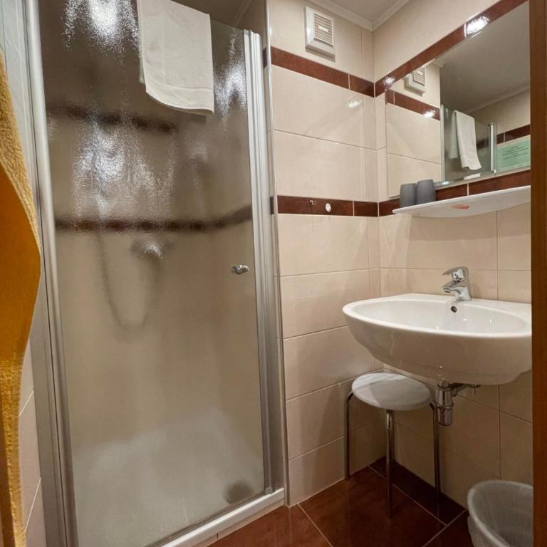 Schliederlerhof - Doppelzimmer mit Dusche - 6