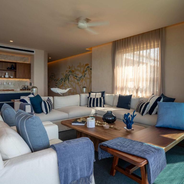 4BR Luxury Beachfront Apt w/ Heated Pool - Apartment - 16