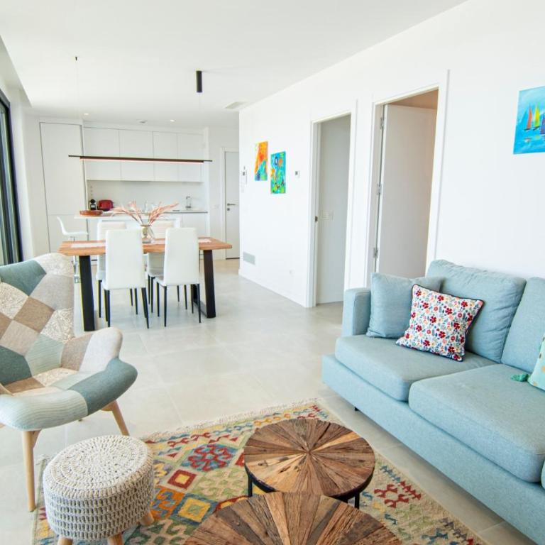 Mara's Apartments Higuerón West - Suncoast Comfort - Apartamento de 2 dormitorios con balcón y terraza - 1