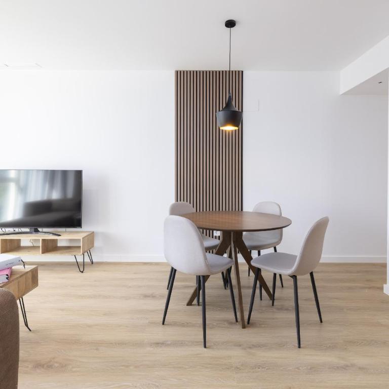 ApartUP Port Marina Azura - Three-Bedroom Deluxe Apartment - 6