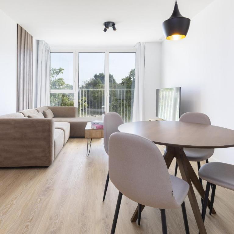 ApartUP Port Marina Azura - Three-Bedroom Deluxe Apartment - 4