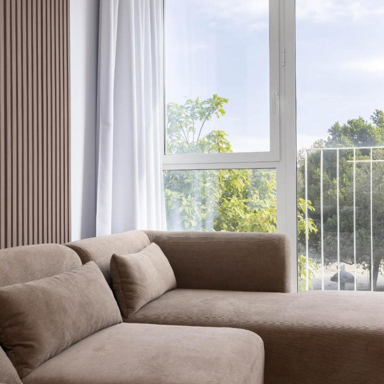 ApartUP Port Marina Azura - Three-Bedroom Deluxe Apartment - 12