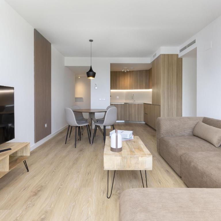 ApartUP Port Marina Azura - Three-Bedroom Deluxe Apartment - 15