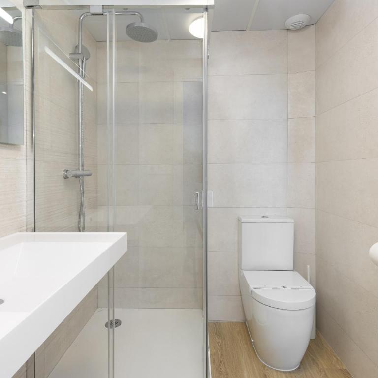 ApartUP Port Marina Azura - Three-Bedroom Deluxe Apartment - 28