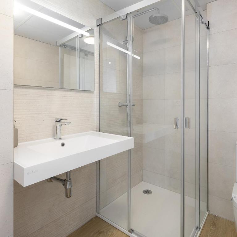 ApartUP Port Marina Azura - Three-Bedroom Deluxe Apartment - 29