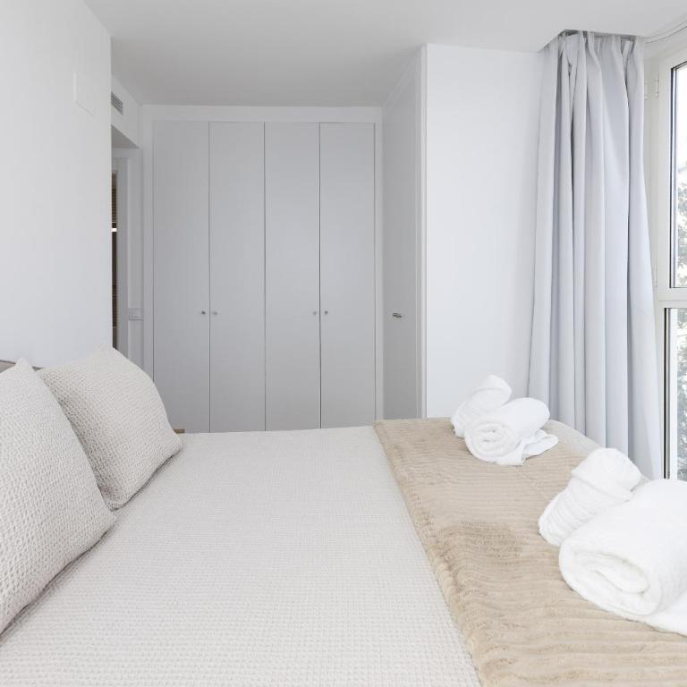 ApartUP Port Marina Azura - Three-Bedroom Deluxe Apartment - 37