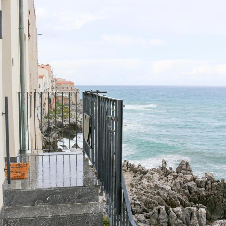 Palazzo Cettina Sul Mare - Appartamento con 1 Camera da Letto, Balcone e Vista Mare - 14