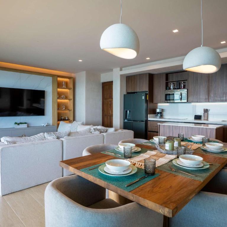 4BR Luxe Apartment With Panoramic Views - Apartment - 3