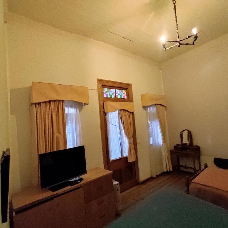 Hotel Halley, Encanto Colonial en el Centro de Vicuña - Standard Triple Room - 4