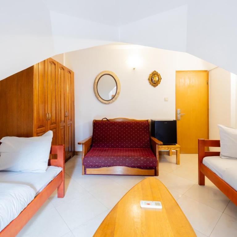 Tara Rooms In The Heart Of Old Town Kotor - Twin Room with Shared Bathroom - 7