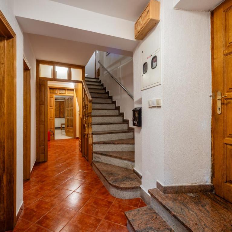 Tara Rooms In The Heart Of Old Town Kotor - Twin Room with Shared Bathroom - 19
