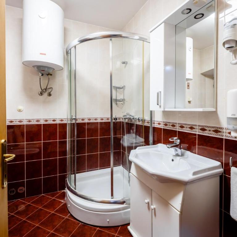 Tara Rooms In The Heart Of Old Town Kotor - Double Room with Private Bathroom - 14