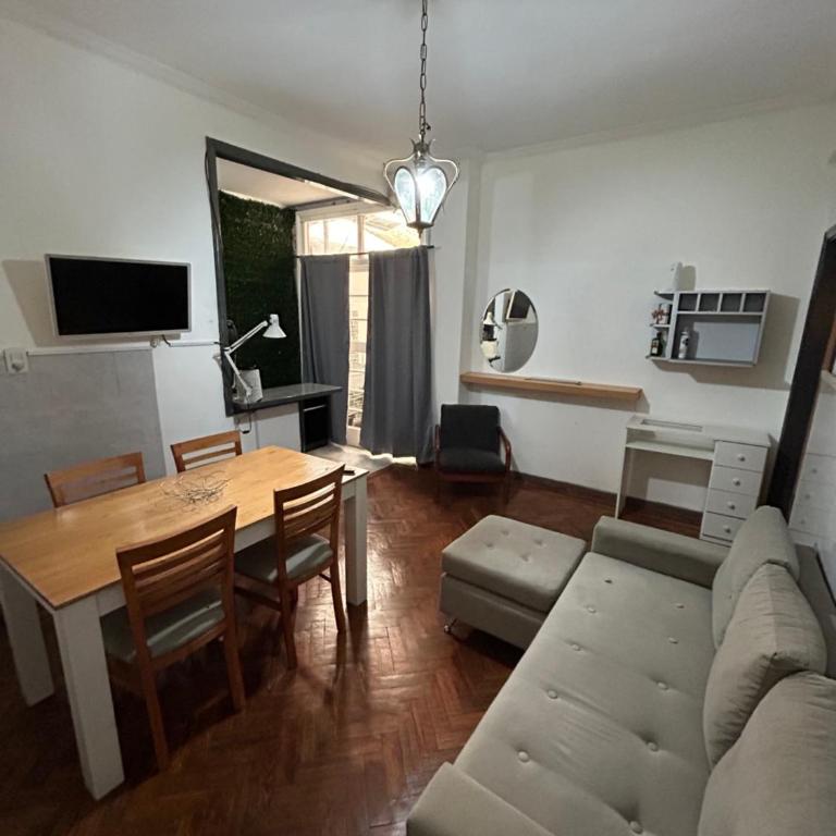 Hermoso y Cómodo dpto en el corazón de Flores - One-Bedroom Apartment - 1