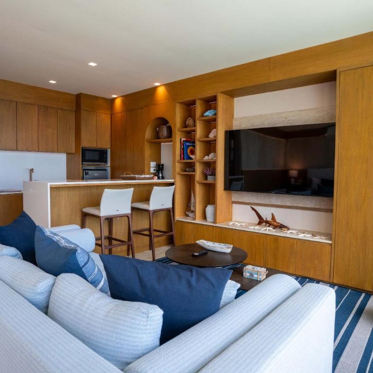 Beachfront Luxe Penthouse Studio in Isla Mujeres - Apartment - 18