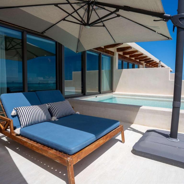 Beachfront Luxe Penthouse Studio in Isla Mujeres - Apartment - 3