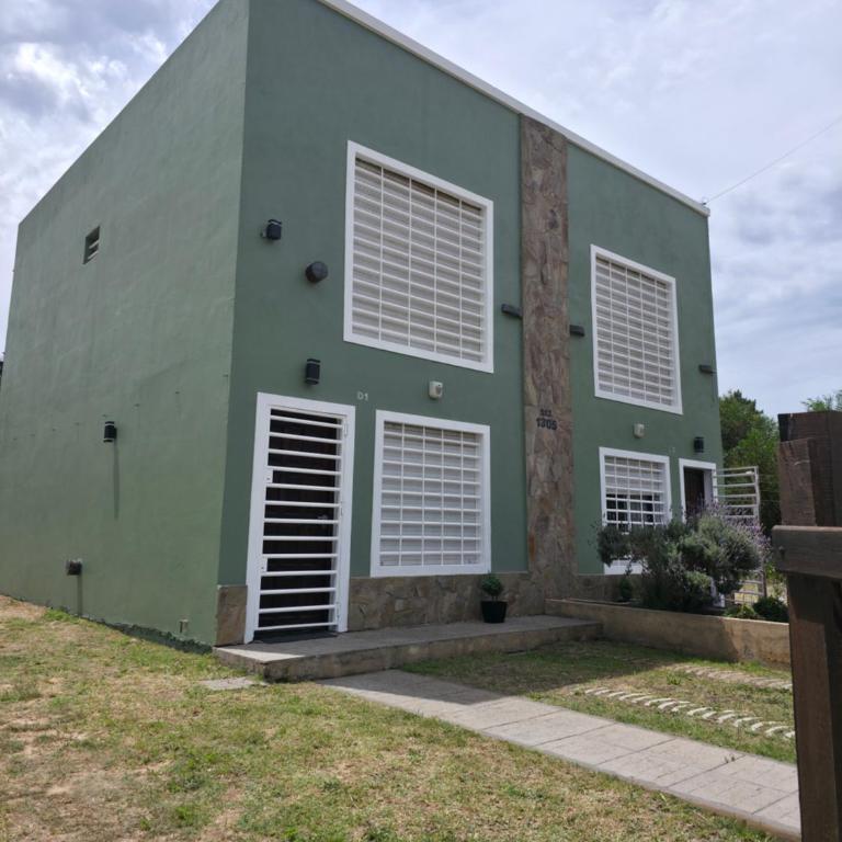 Duplex "Faro Norte" Zona Quequen playa - Apartamento de 2 dormitorios - 1