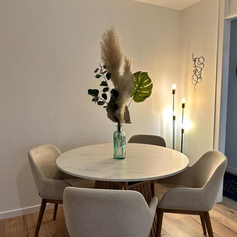 City apartment with private parking - Appartement 2 Chambres - 13