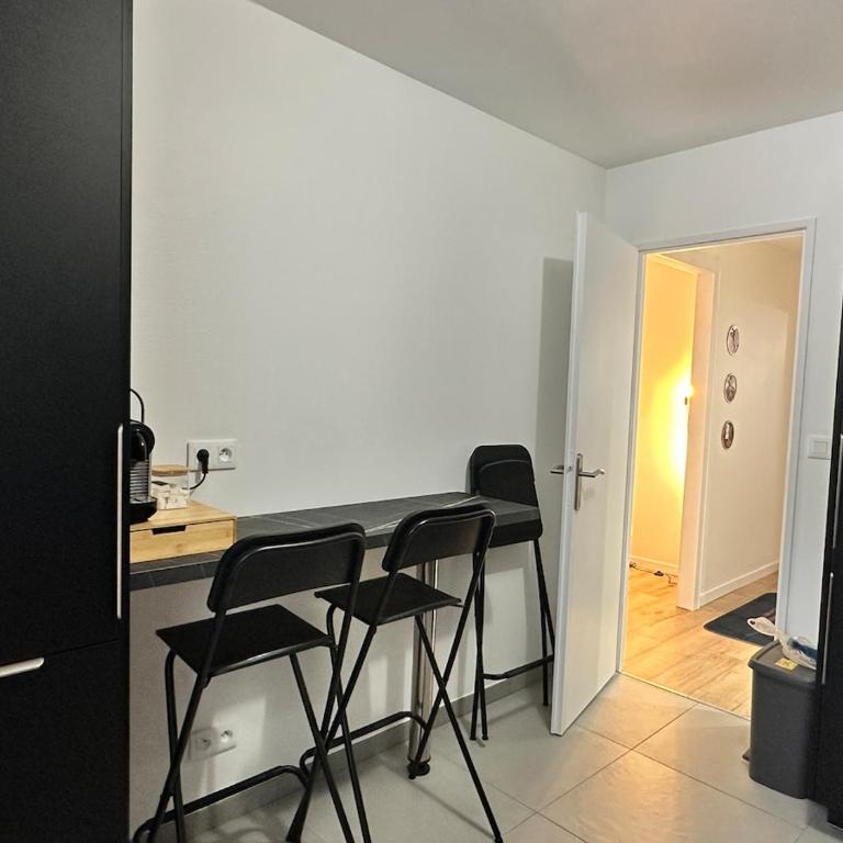 City apartment with private parking - Appartement 2 Chambres - 14