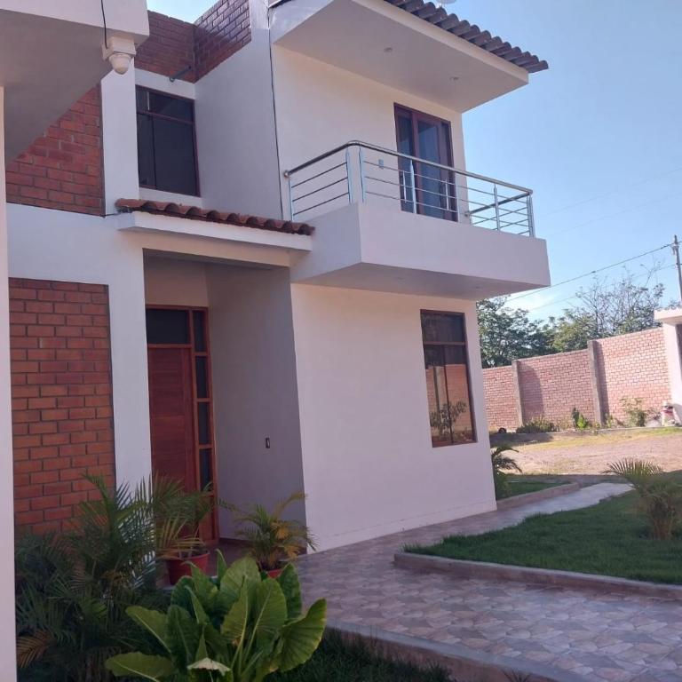 La Retama Houstime - Three-Bedroom Apartment - 1