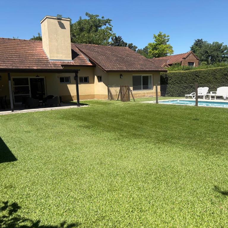 Casa en Ing. Maschwitz con gran parque y pileta - Casa de 3 dormitorios - 13