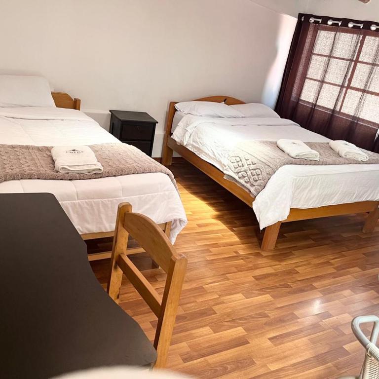 ENEDE HOSTEL - Habitación Doble con baño privado - 2 camas - 6