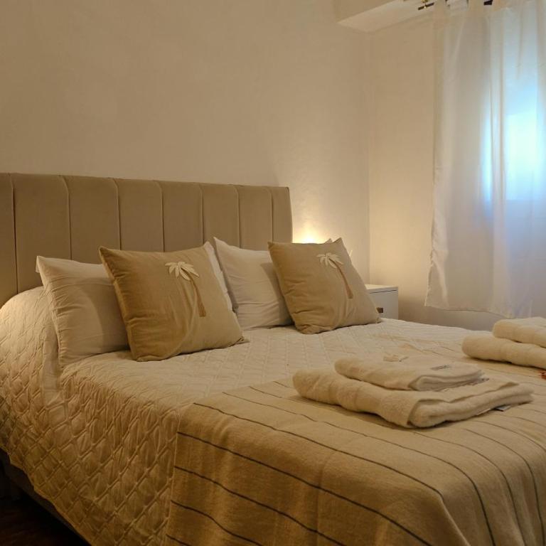 Departamento en La Perla amplio nuevo y atención de calidad - One-Bedroom Apartment - 21