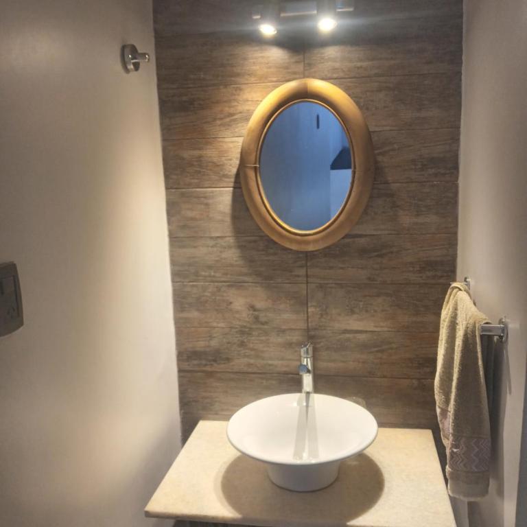 Casa - Three-Bedroom House - 7