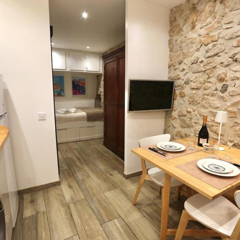 Studio de charme - Vieille Ville - Proche plage - Appartement 1 Chambre - 17
