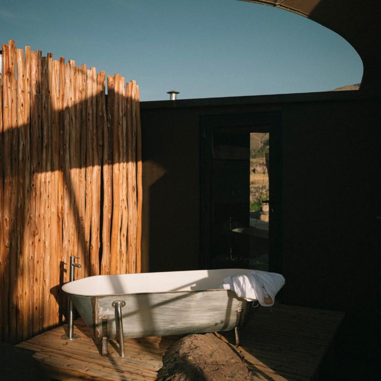 PUQIO - Suite con cama grande y balcón - 3