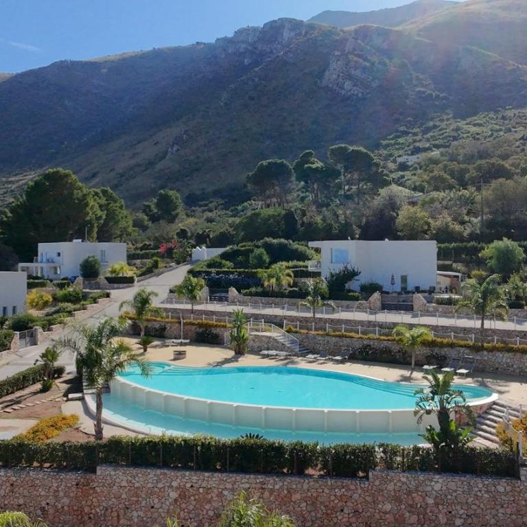Giardino degli Allori, Villa Manfredi with Pool - Three-Bedroom Villa - 2