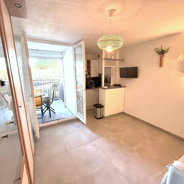 Studio LGM tout confort avec terrasse & parking, Plage à pied - One-Bedroom Apartment - 37