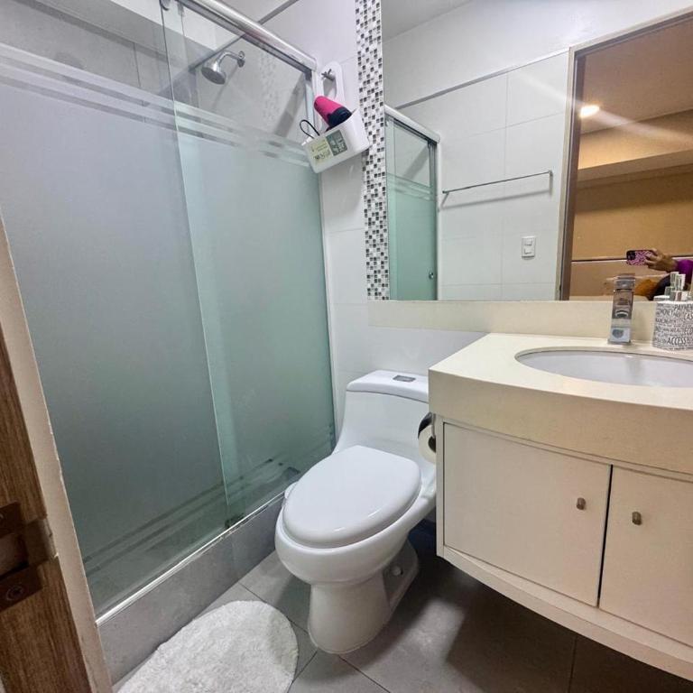 Departamento completo vista al mar,piscina,gimnasio,WIFI,Tvs - Two-Bedroom Apartment - 13