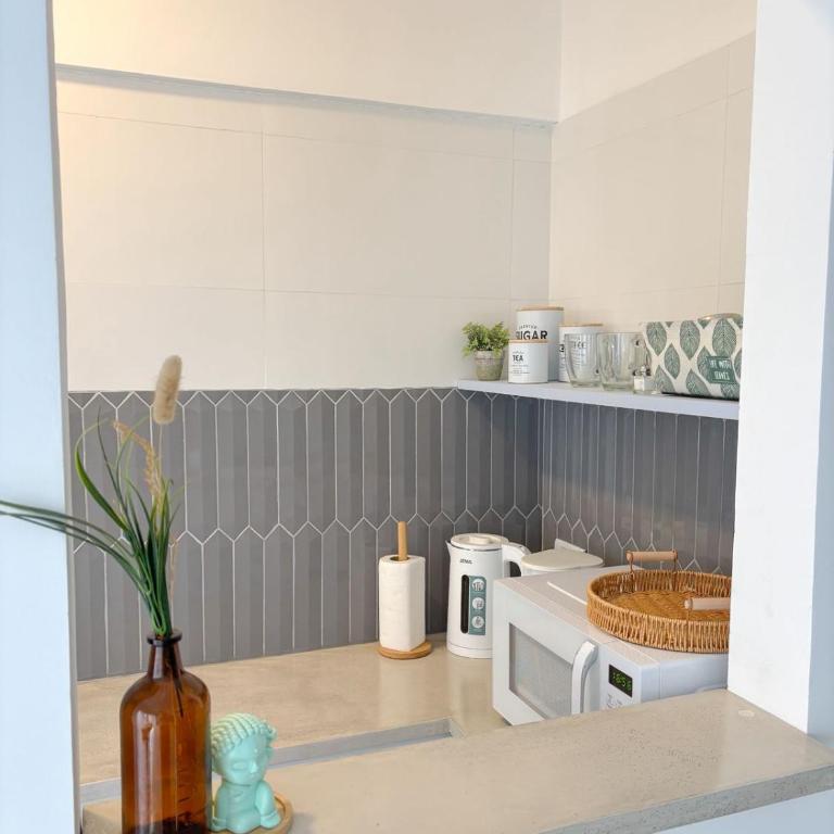 Monoambiente zona Guemes Paseo Aldrey Brown - One-Bedroom Apartment - 9