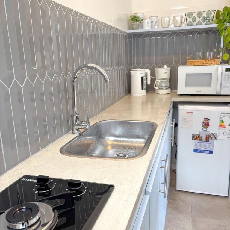 Monoambiente zona Guemes Paseo Aldrey Brown - One-Bedroom Apartment - 14