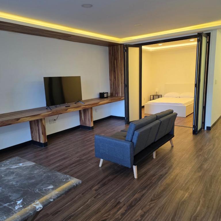 Modern Apartment in Miguel Hidalgo with Balcony - Apartment - 24
