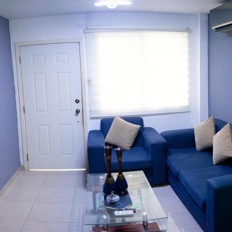 Casa independiente con 3 habitaciones - Three-Bedroom Apartment - 2