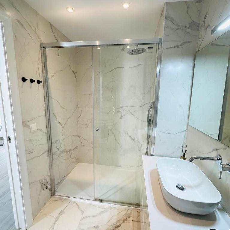 Luxury Apartment with Private Rooftop & Jacuzzi - Apartamento de 2 dormitorios - 27