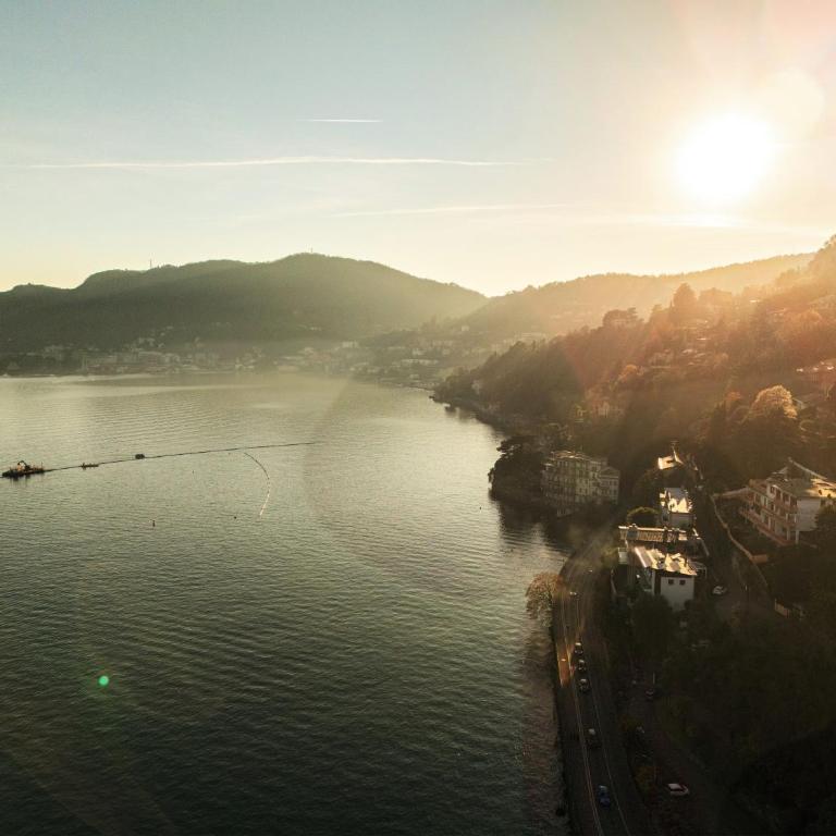 Amazing Attic on Lake Como Harbour - Appartamento Deluxe con 1 Camera da Letto - 65