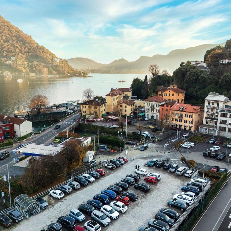 Amazing Attic on Lake Como Harbour - Appartamento Deluxe con 1 Camera da Letto - 70