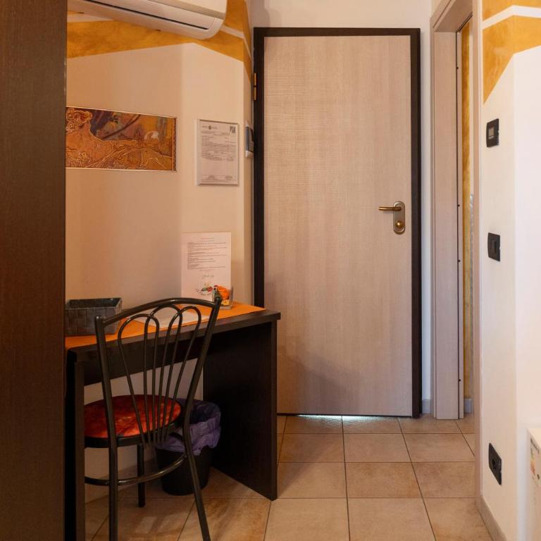 La Casa Del Grillo 2 - Camera Doppia con Letti Singoli - 19