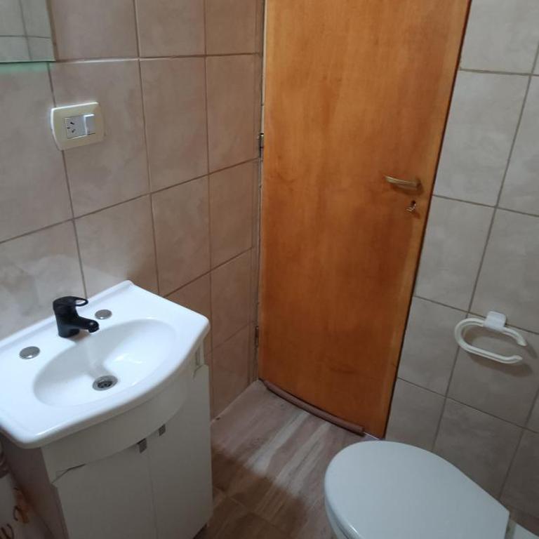 Casa entera con balcón y patio propio "altos del Rio Azul" - One-Bedroom House - 2