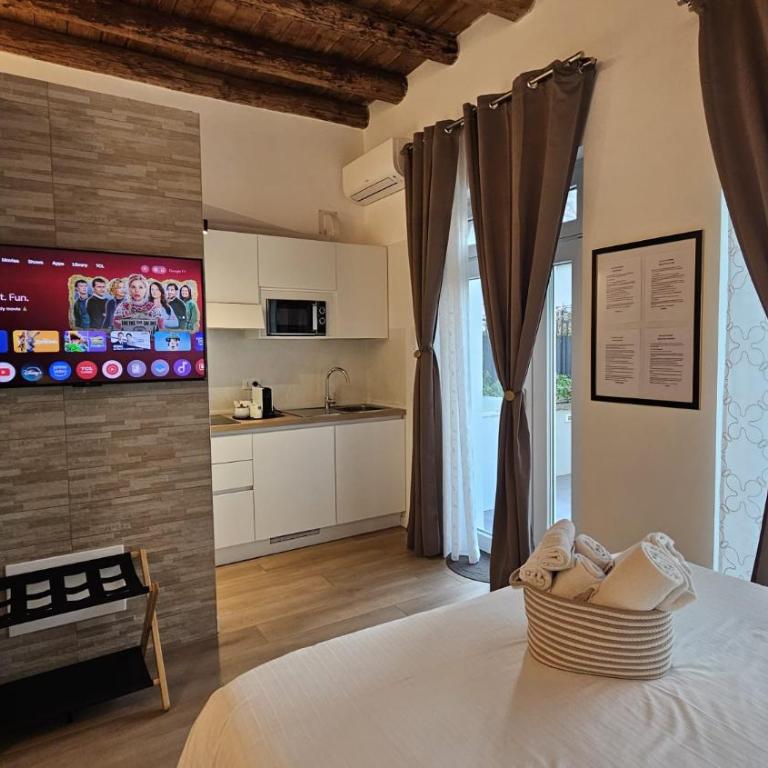 Junior Suite, Villa Joy Verona, Romantic, with garden, elegant living room, near the city center - Appartamento con 1 Camera da Letto - 3