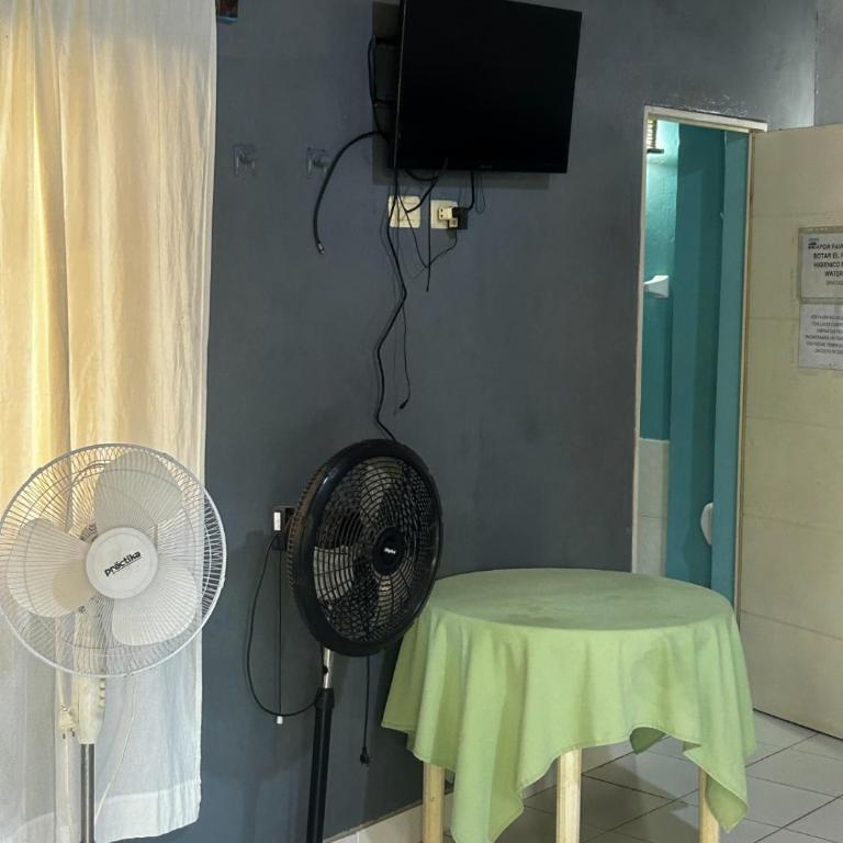 La casa de Jessi - Habitación Familiar con vistas al jardín - 7