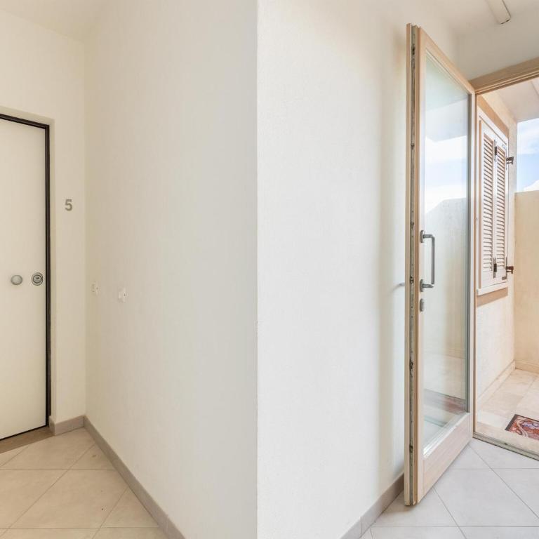 In pieno centre, con aria condizionata e posteggio - Appartement 1 Chambre - 21